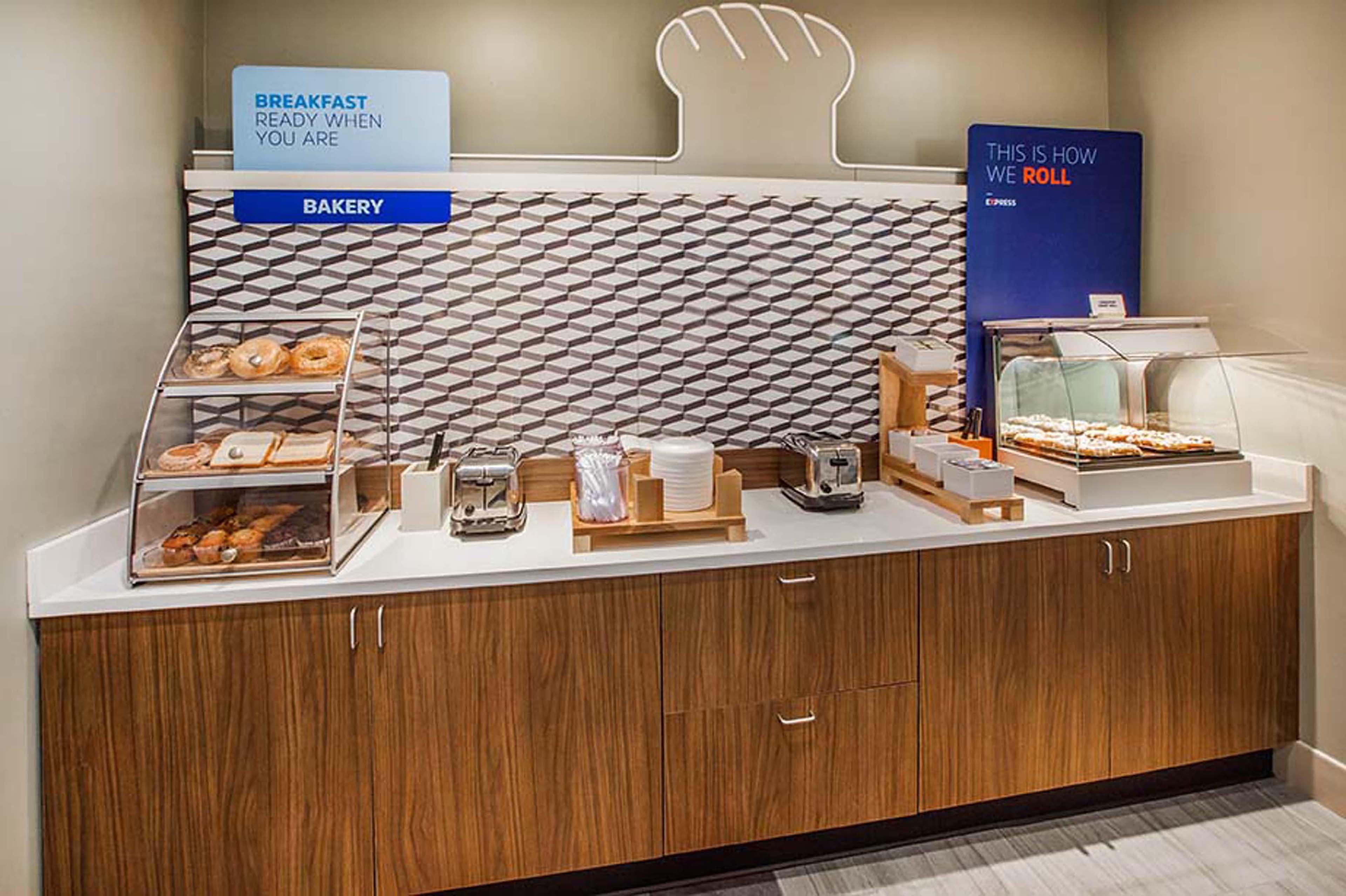 Holiday Inn Express & Suites - Plano - The Colony By Ihg Экстерьер фото