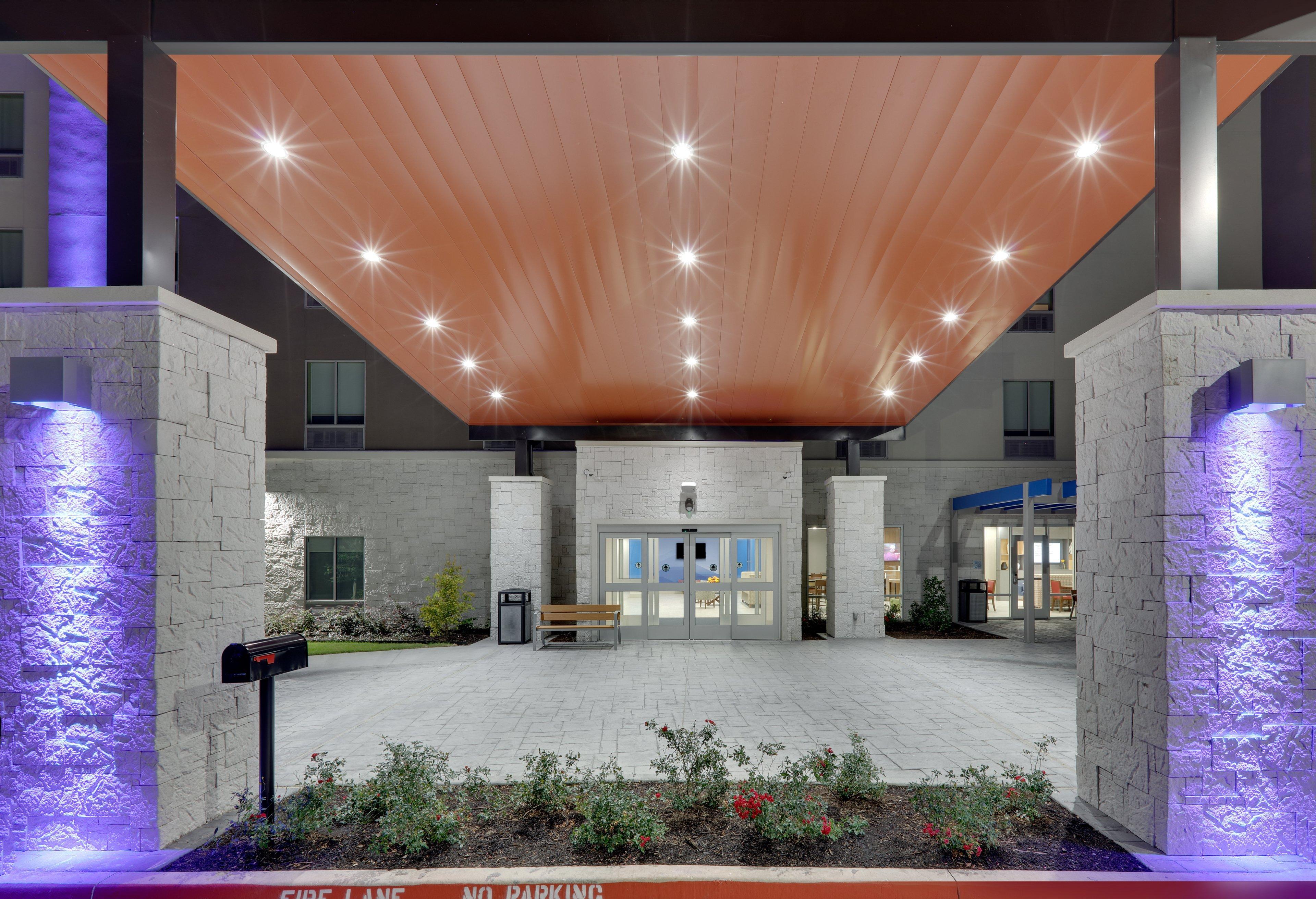 Holiday Inn Express & Suites - Plano - The Colony By Ihg Экстерьер фото